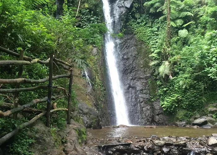 Oyo 93146 Lamin Indah Hotel Puncak